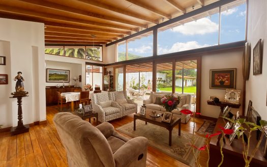 Quinta de 2 Dormitorios de Venta La Merced